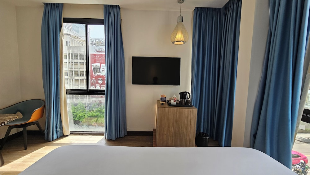 Uno Express Asoke Sukhumvit Bangkok 44/67