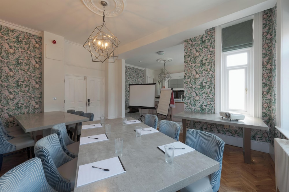 Stattons Boutique Hotel 35/47