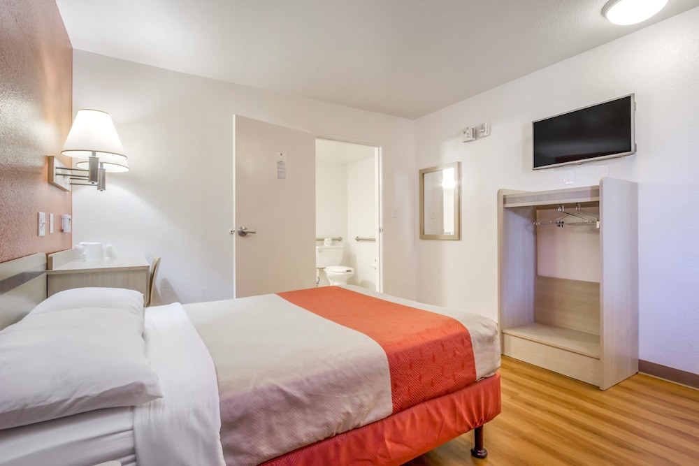 Motel6 Phoenix, AZ - West 20/45