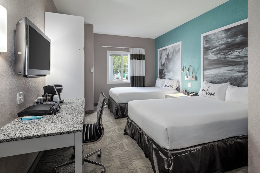 HOME INN EXPRESS MEDICINE HAT 20/72