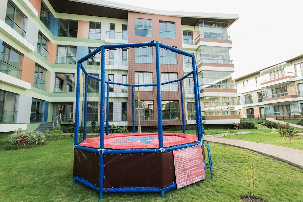 Accra Luxury Apartments Cantonments (Ex A-Lux Apartments) 72/80