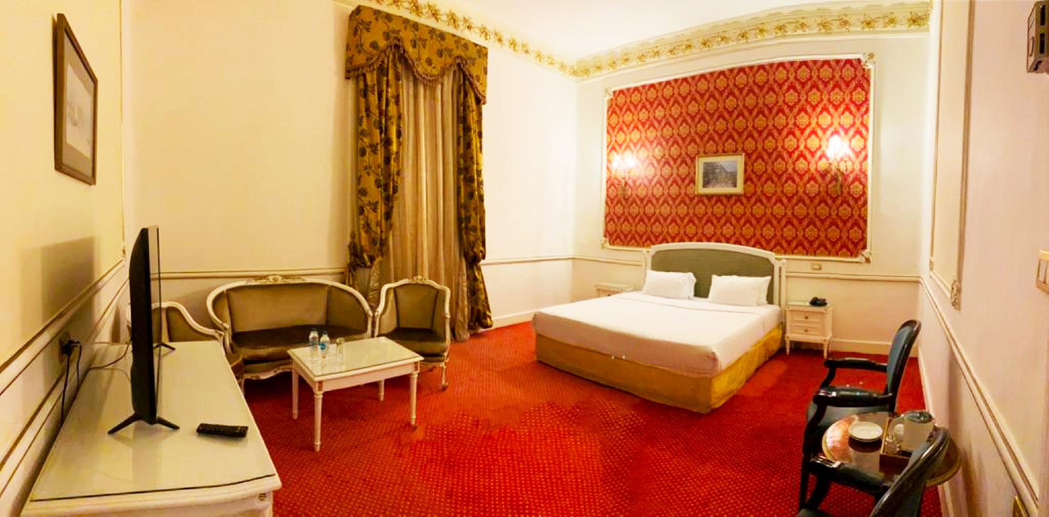 Gold, Deluxe, Queen Bed, Partial Sea View