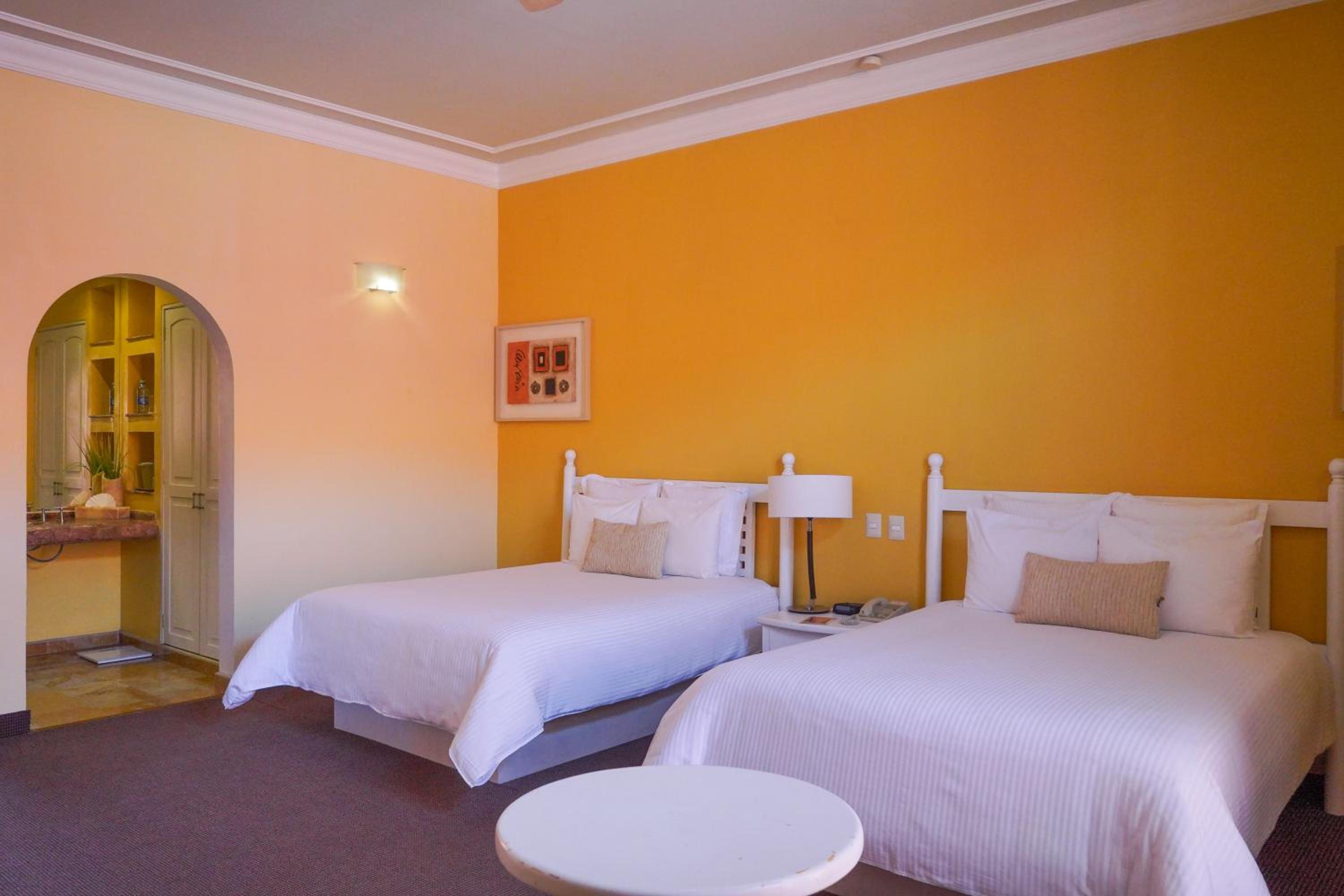 غرفة بسريرين منفصلين بإطلالة على المدينة، Gran Hotel de Queretaro 2/5