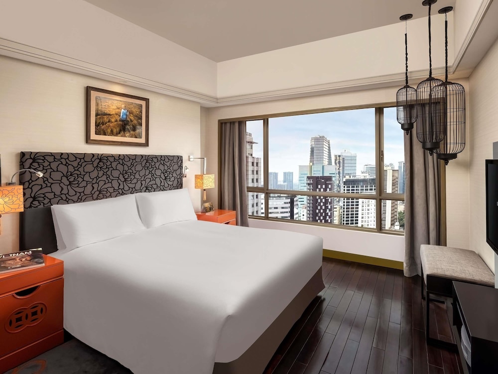 Sofitel Saigon Plaza Hotel 10/50
