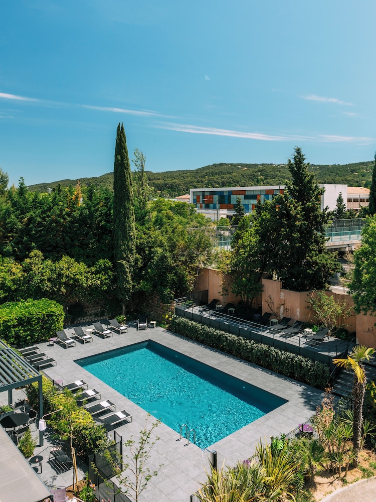 Escale Oceania Aix Hotel 50/57