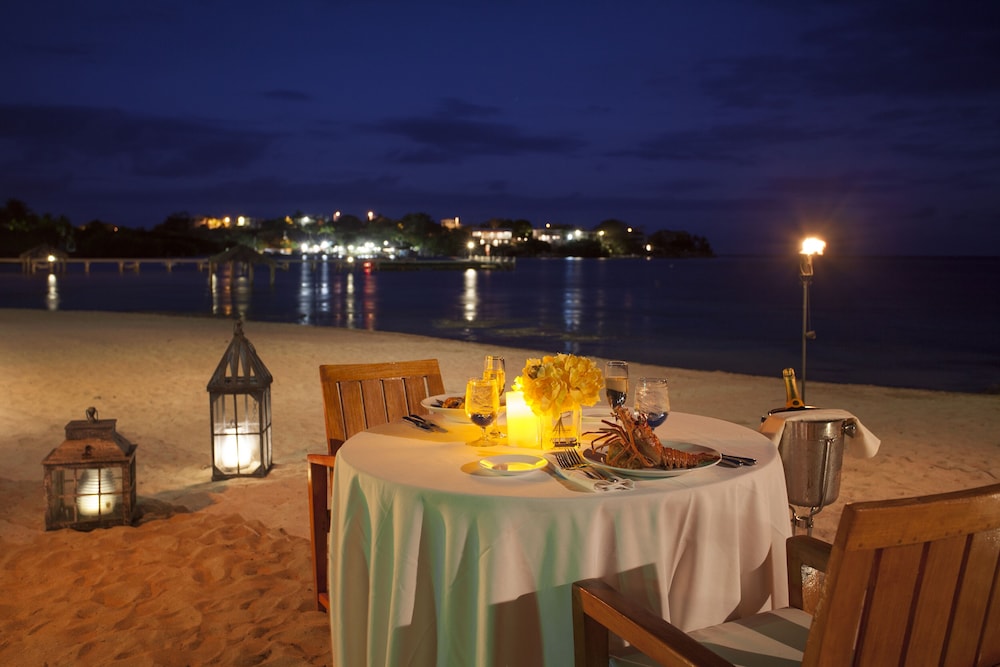 Copamarina Beach Resort 52/64