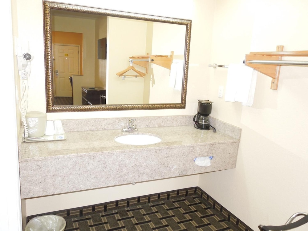 Homegate Inn And Suites West Memphis Ar 24/25