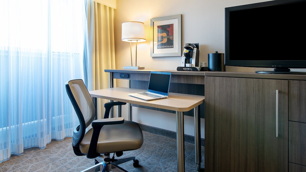 Holiday Inn Nashville-Vanderbilt (Dwtn) 67/82