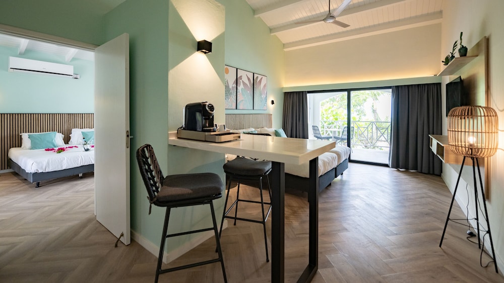 Blue Bay Lodges 13/50