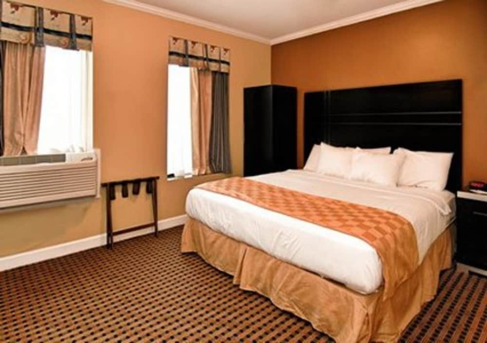 The Prince Hotel 8/19