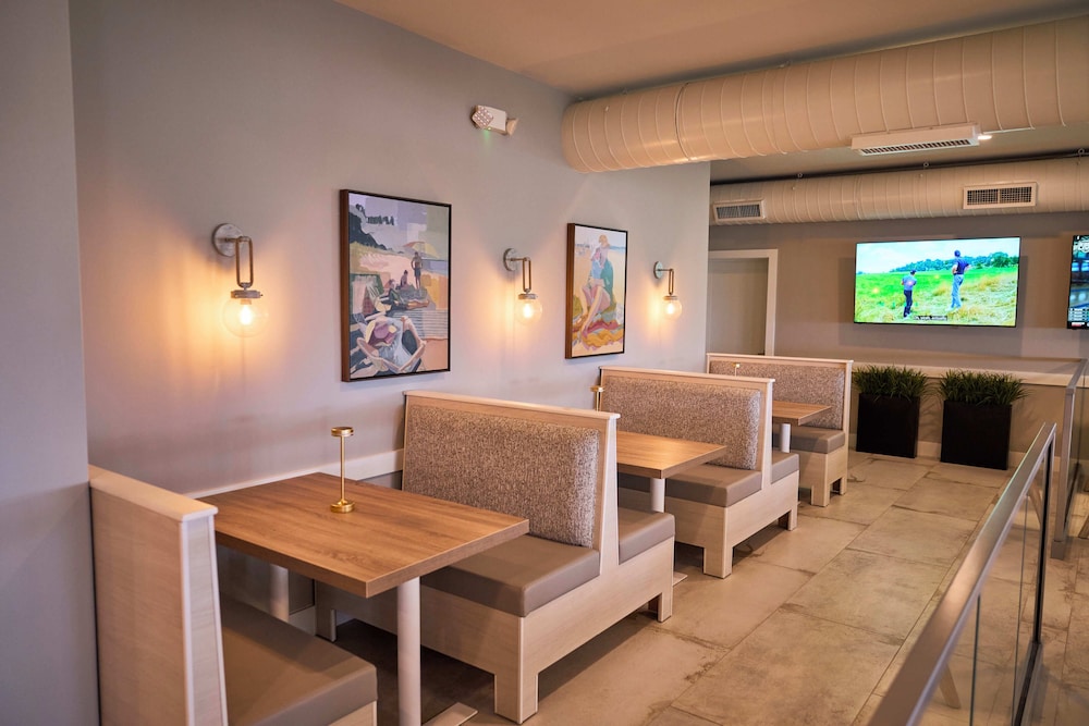 North Shore Oceanfront Resort Hotel 40/80
