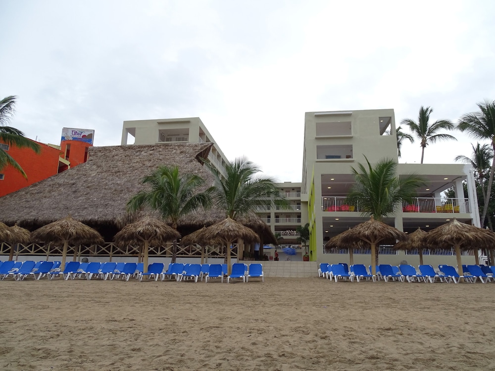 Decameron Isla Coral Guayabitos Ramada All Inclusive Resort 39/48