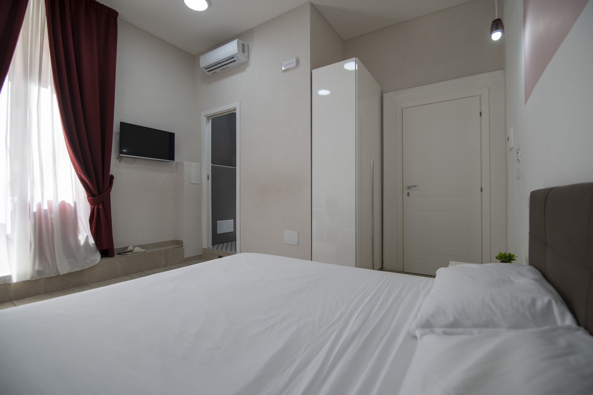 SUPERIOR, DOUBLE BED