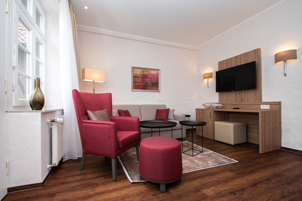 Parkhotel Schloss Hohenfeld (Parkhotel Hohenfeld) 34/65