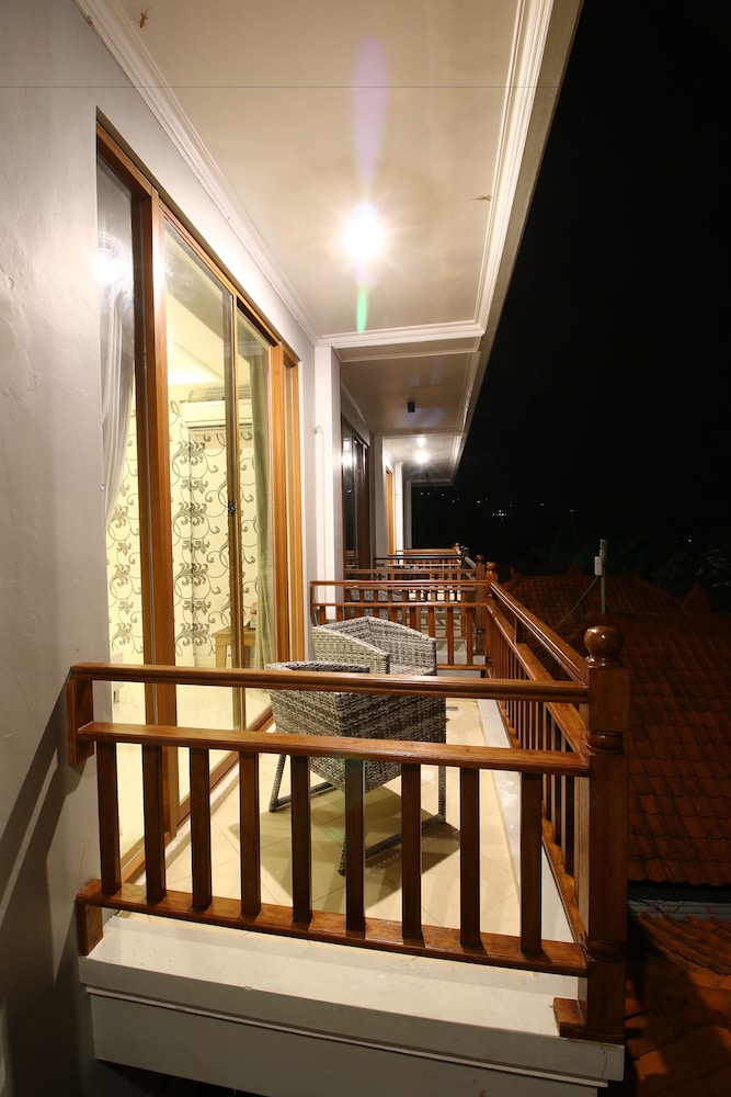 Hotel Wahyu Dana 27/46