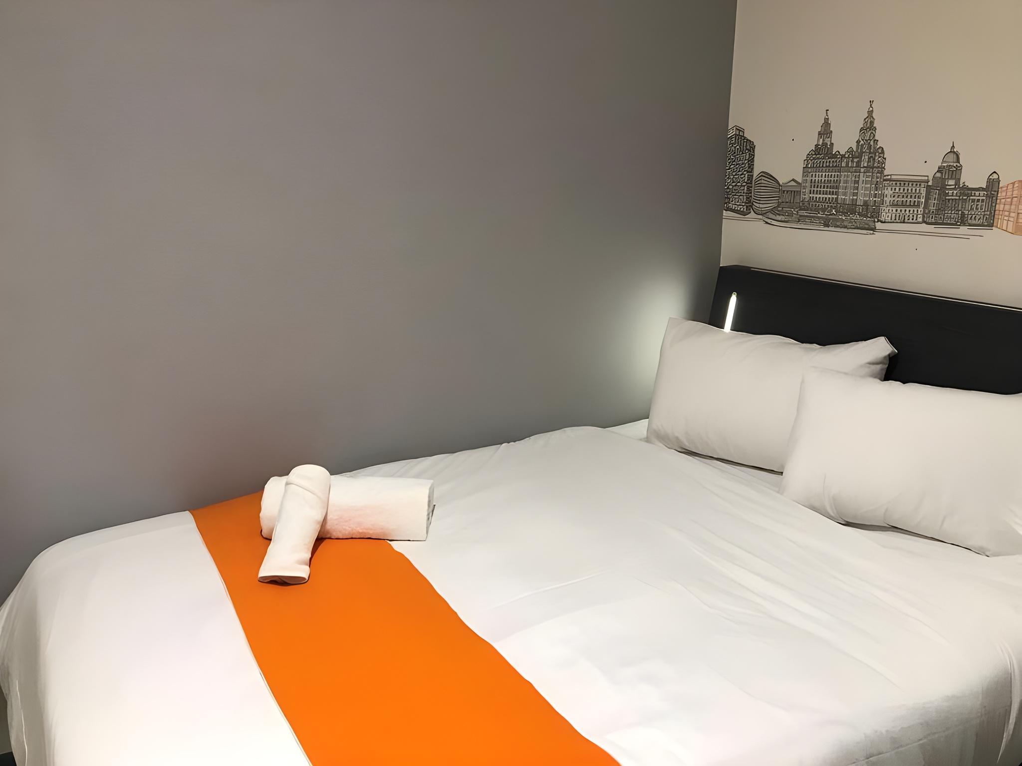Basic, King Bed, No Window