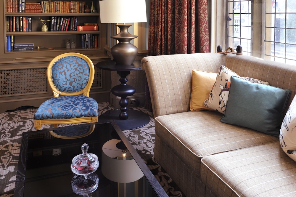 The Crown Manor House Hotel 35/42
