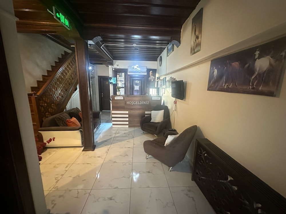 Guner Hotel 32/42