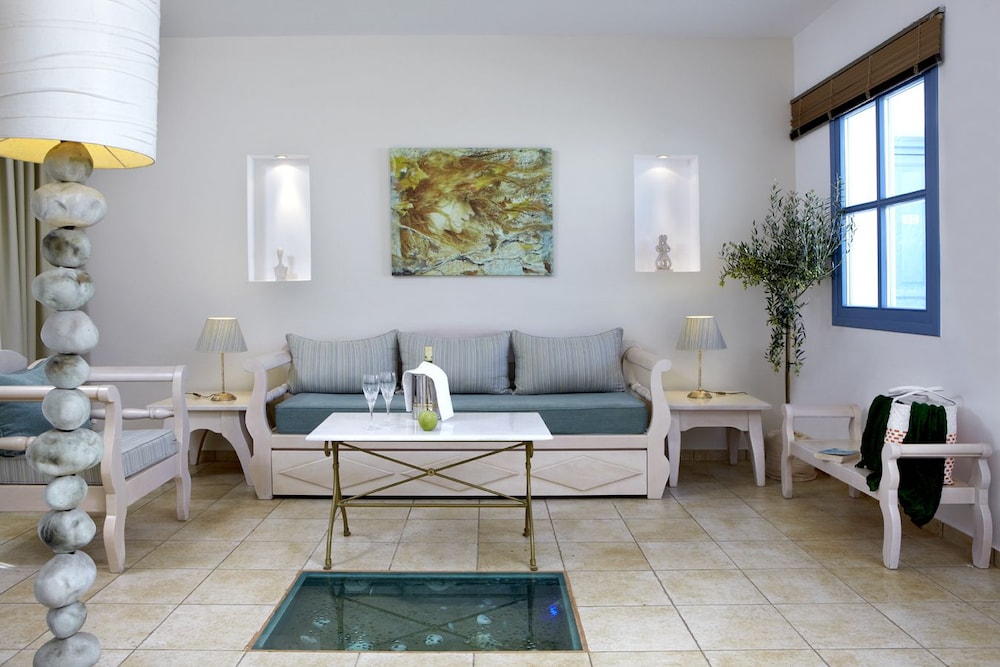 Mitos Suites 43/62