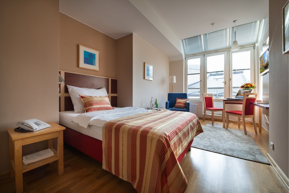 EA Hotel Julis 16/49