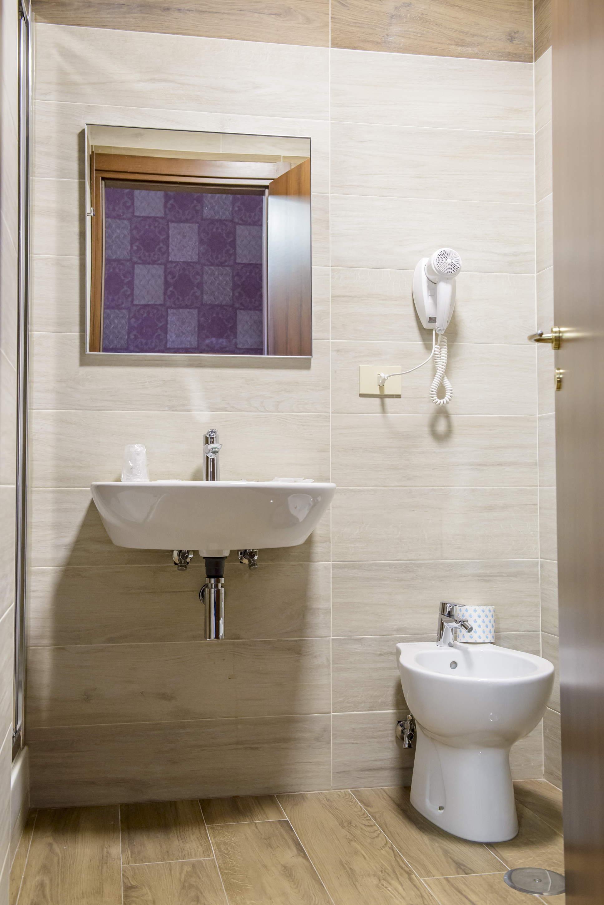 غرفة قياسية ثلاثية، Hotel Emmaus 6/8