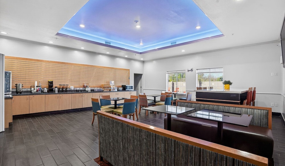 Sonesta Essential Hotel Houston-I-45 Spring 28/47