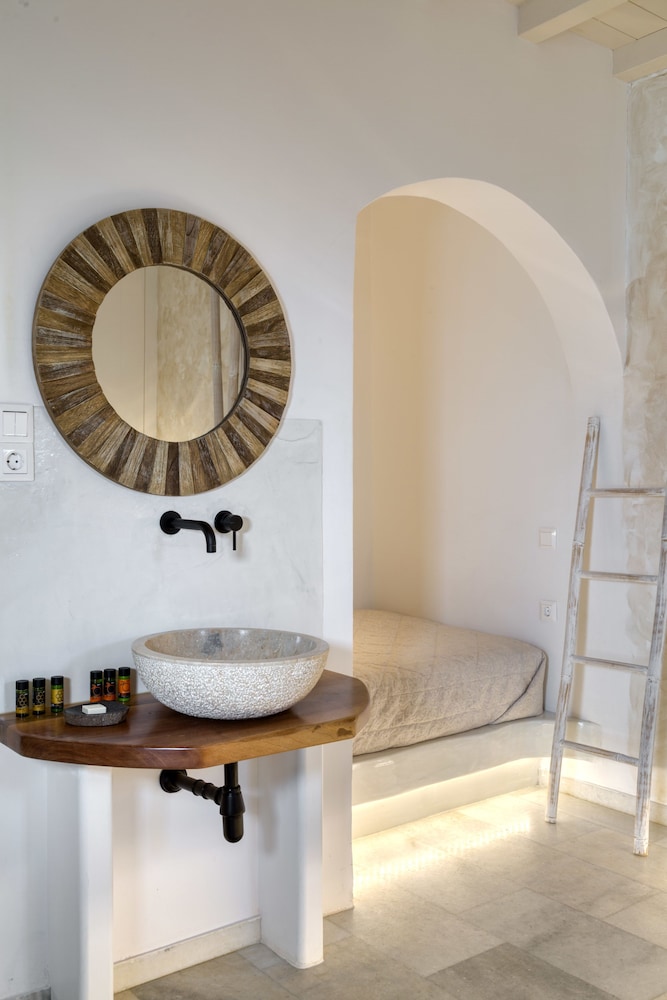 Ostria Inn 6/50