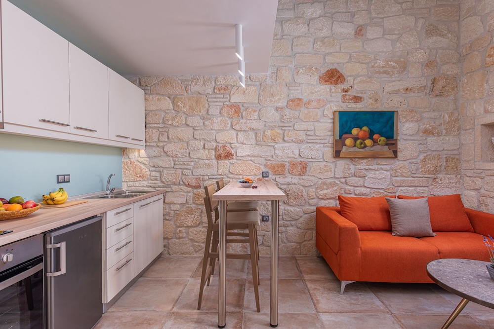 Mint Retreat Suites 11/42