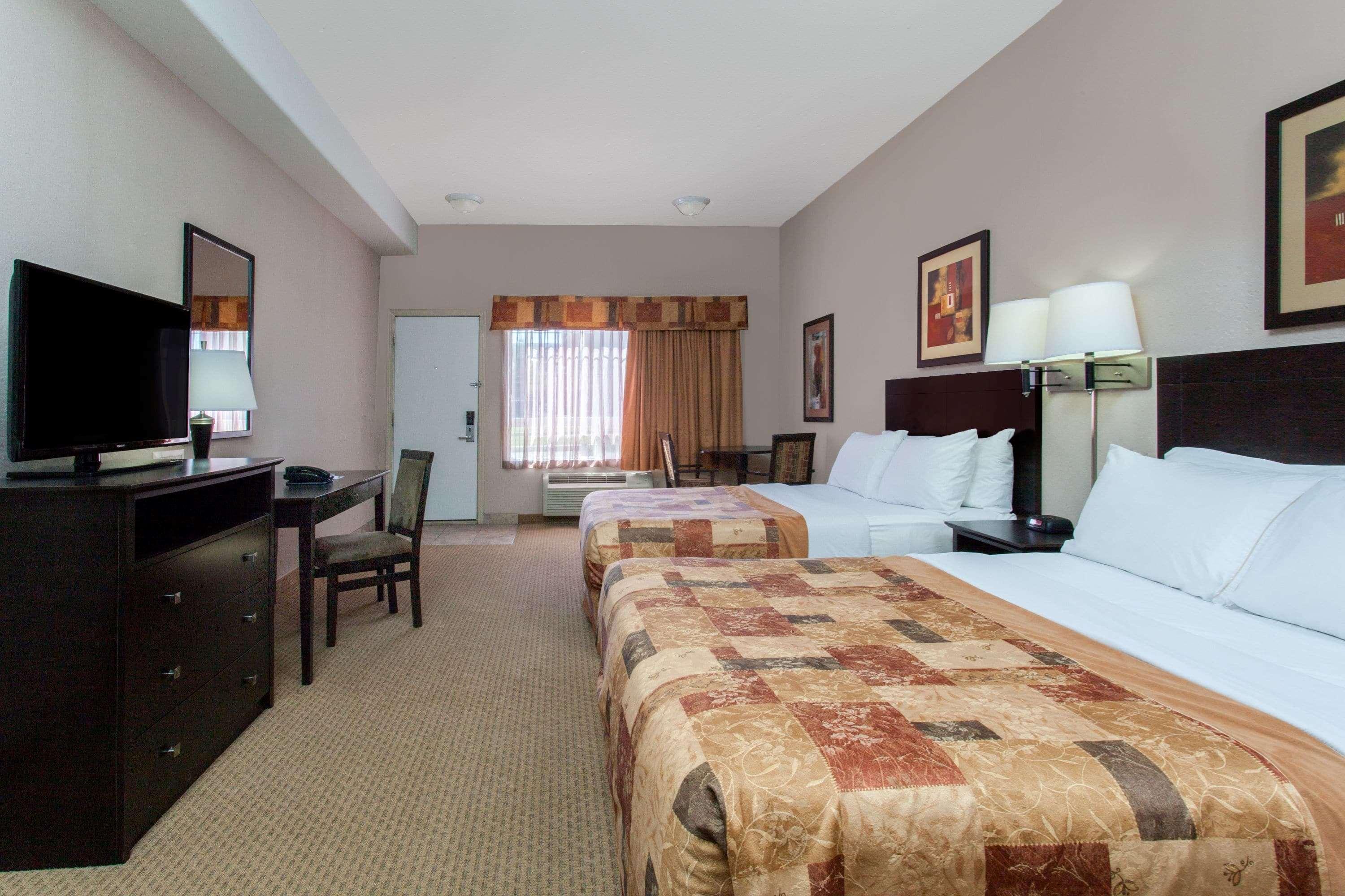 Efficiency, 2 Queen Beds