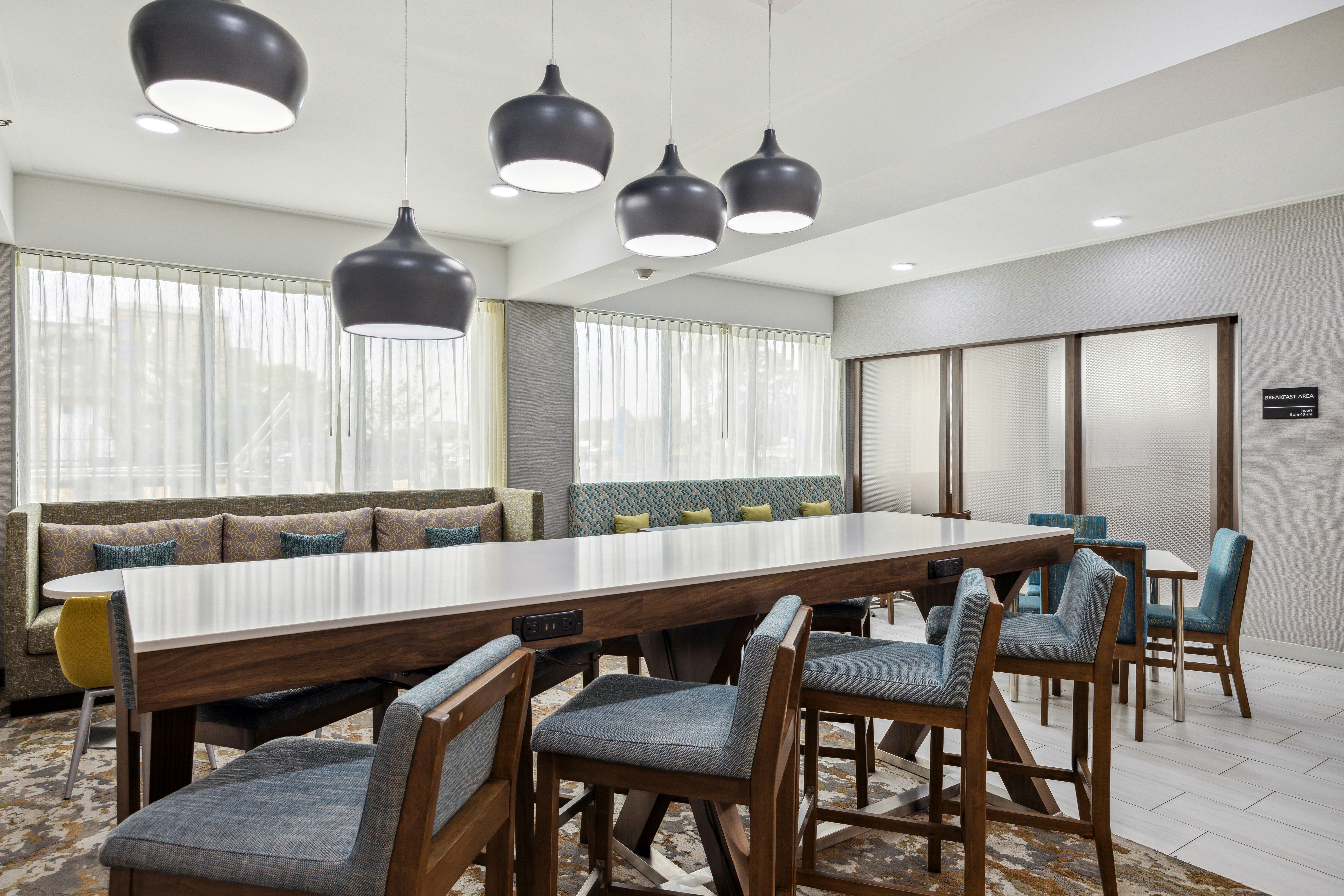 Hampton Inn Houston-Brookhollow 46/59