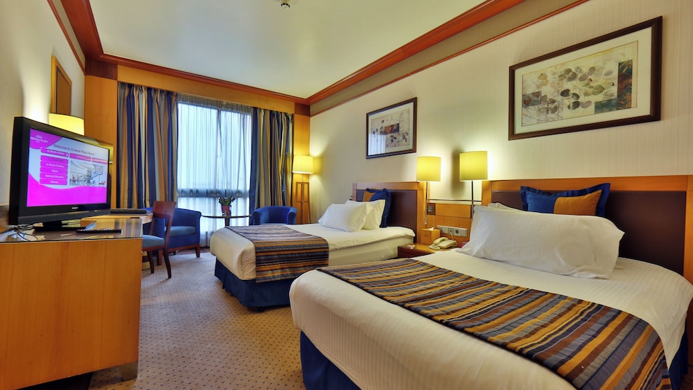 غرفة قياسية بسريرين منفصلين، Crowne Plaza Hotel Beirut 10/10
