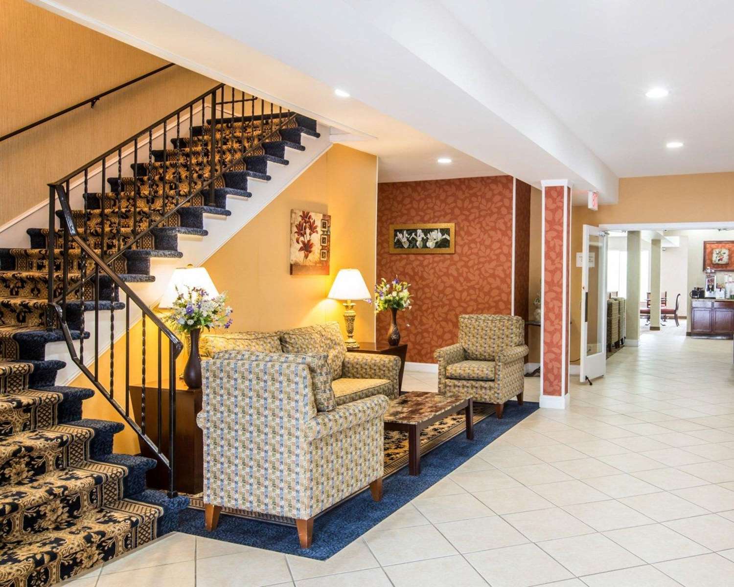 Econo Lodge Lakes Region 7/15