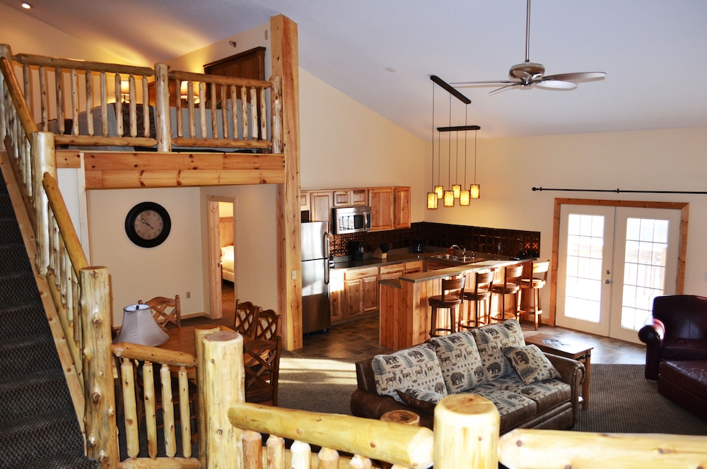 Stafford's Crooked River Lodge & Suites 19/41