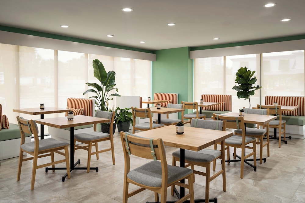 restaurant cafeteria