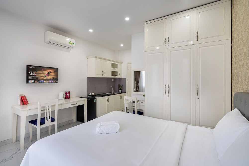 Lyna Apartment 21/46