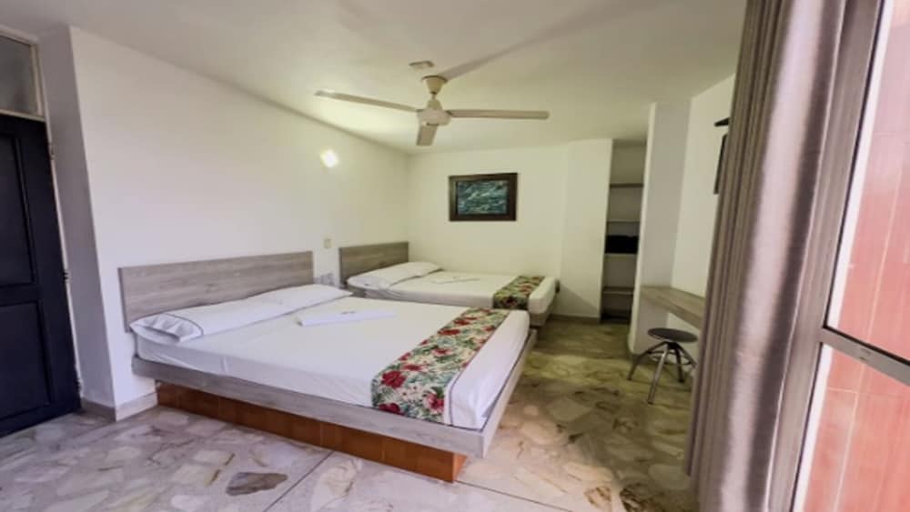 Hotel Macedonia Plaza 7/25