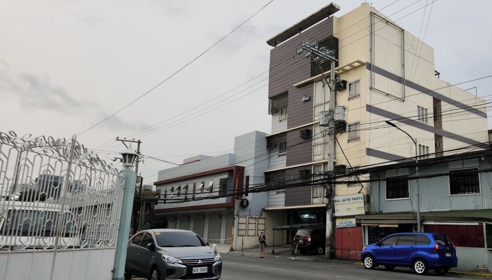 Lorenzzo Suites Hotel 22/24