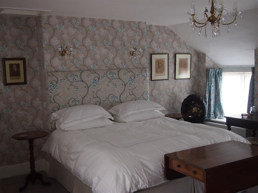 Clare Cottage 2/18