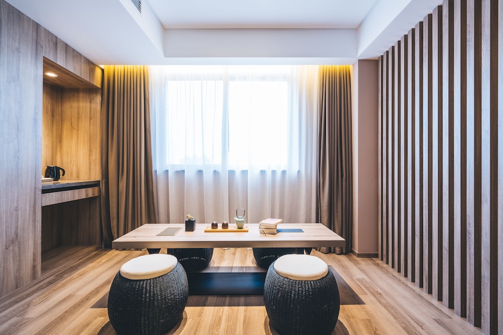 Atour Hotel Kunming Dian Lake 32/73