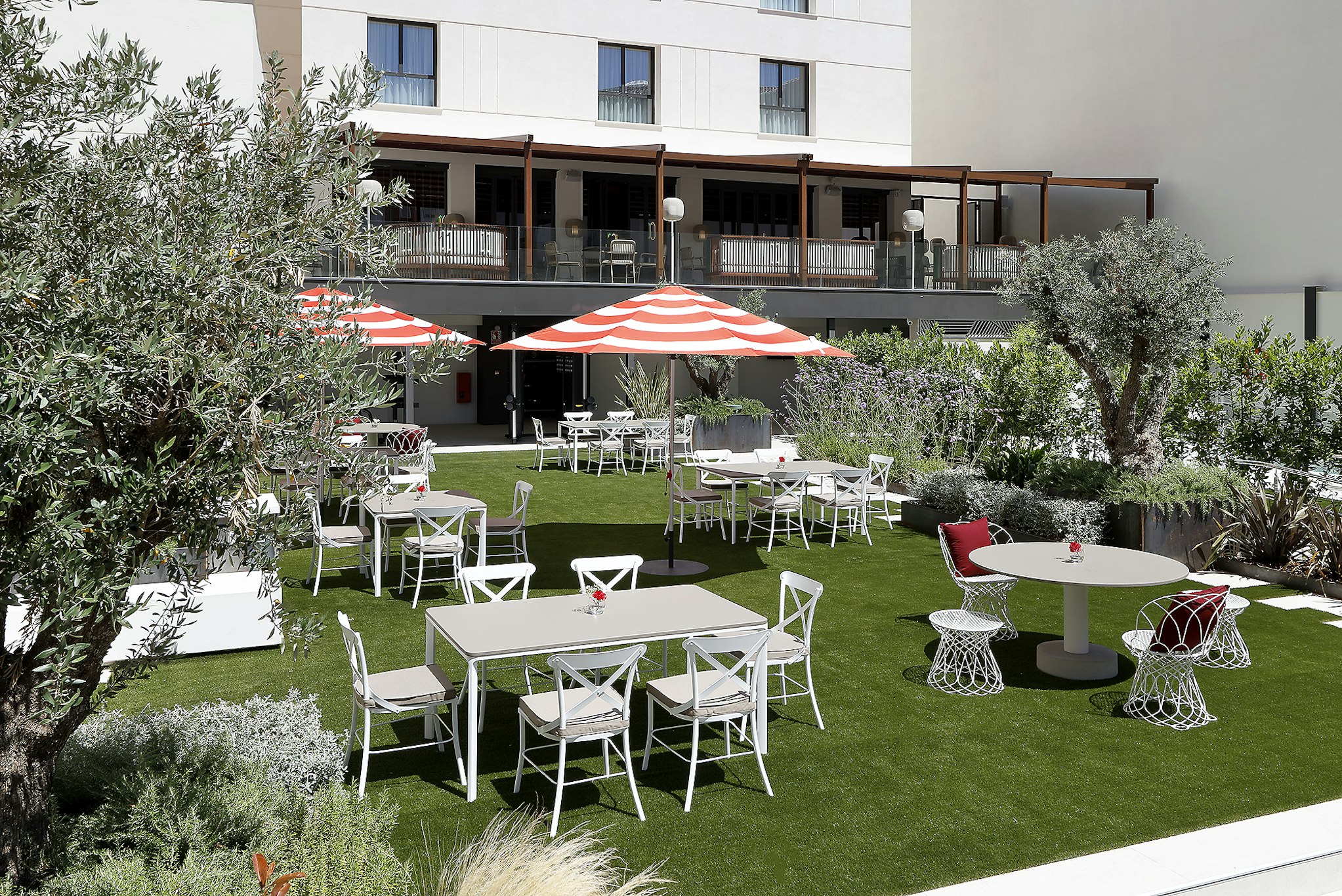 Hard Rock Hotel Madrid 76/81