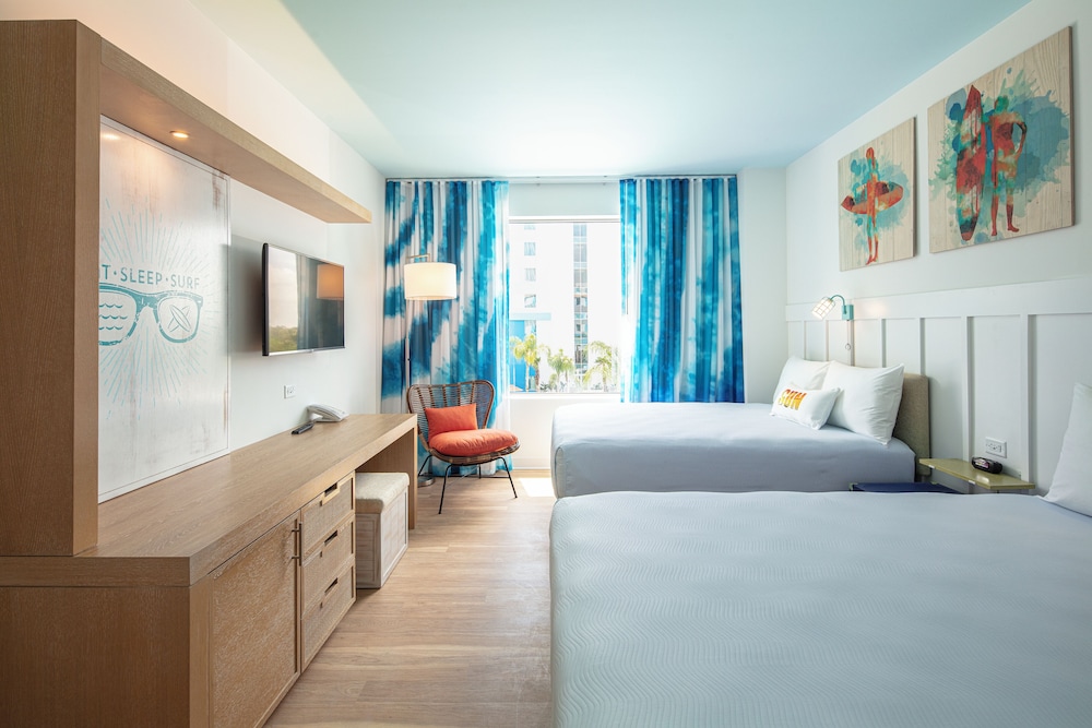 Universal's Endless Summer Resort - Surfside Inn and Suites 9/40