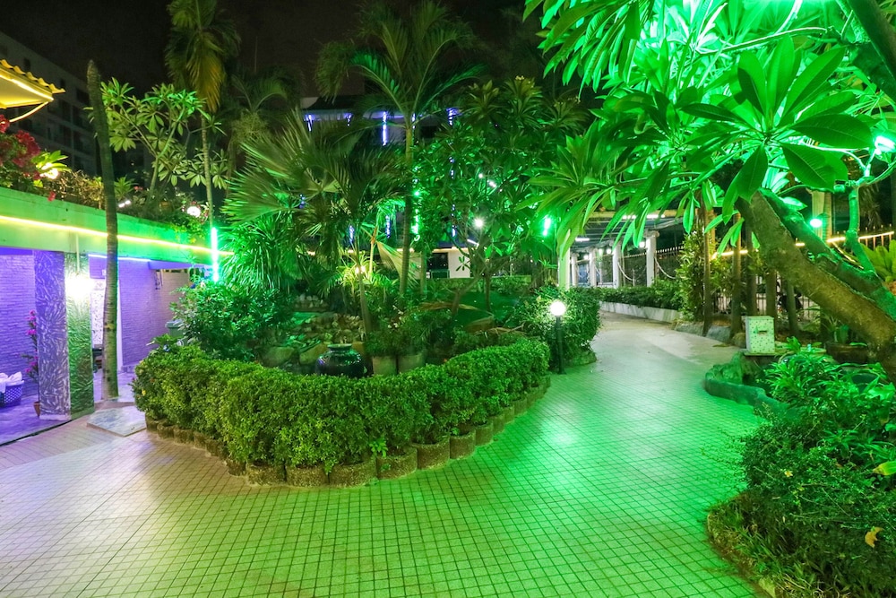 NATURAL BEACH HOTEL AND BAAN SILA 50/59