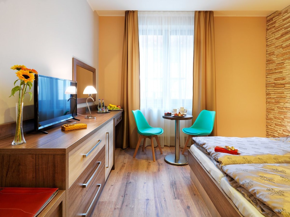 Viktor Hotel 29/55