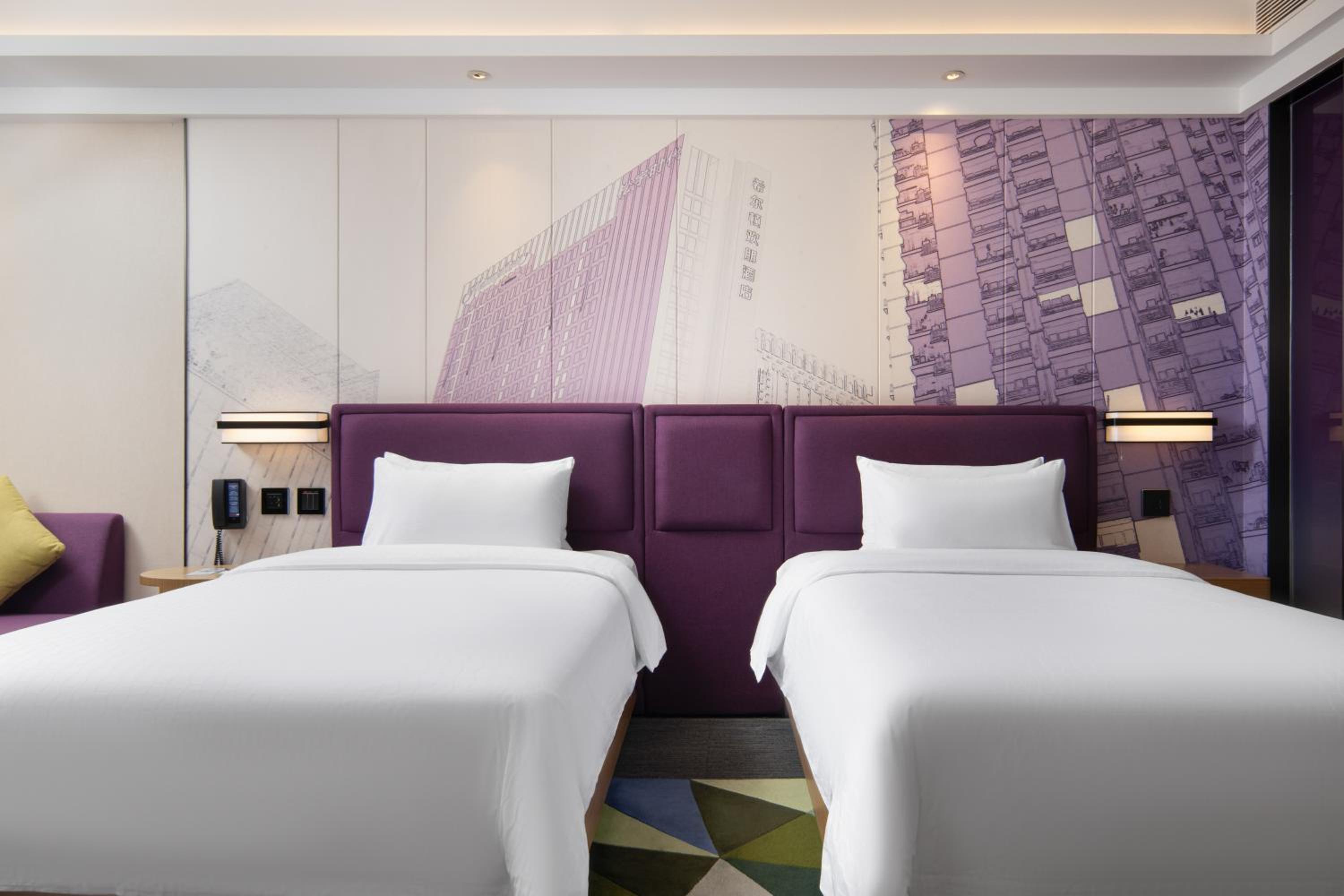 Deluxe, Twin Beds