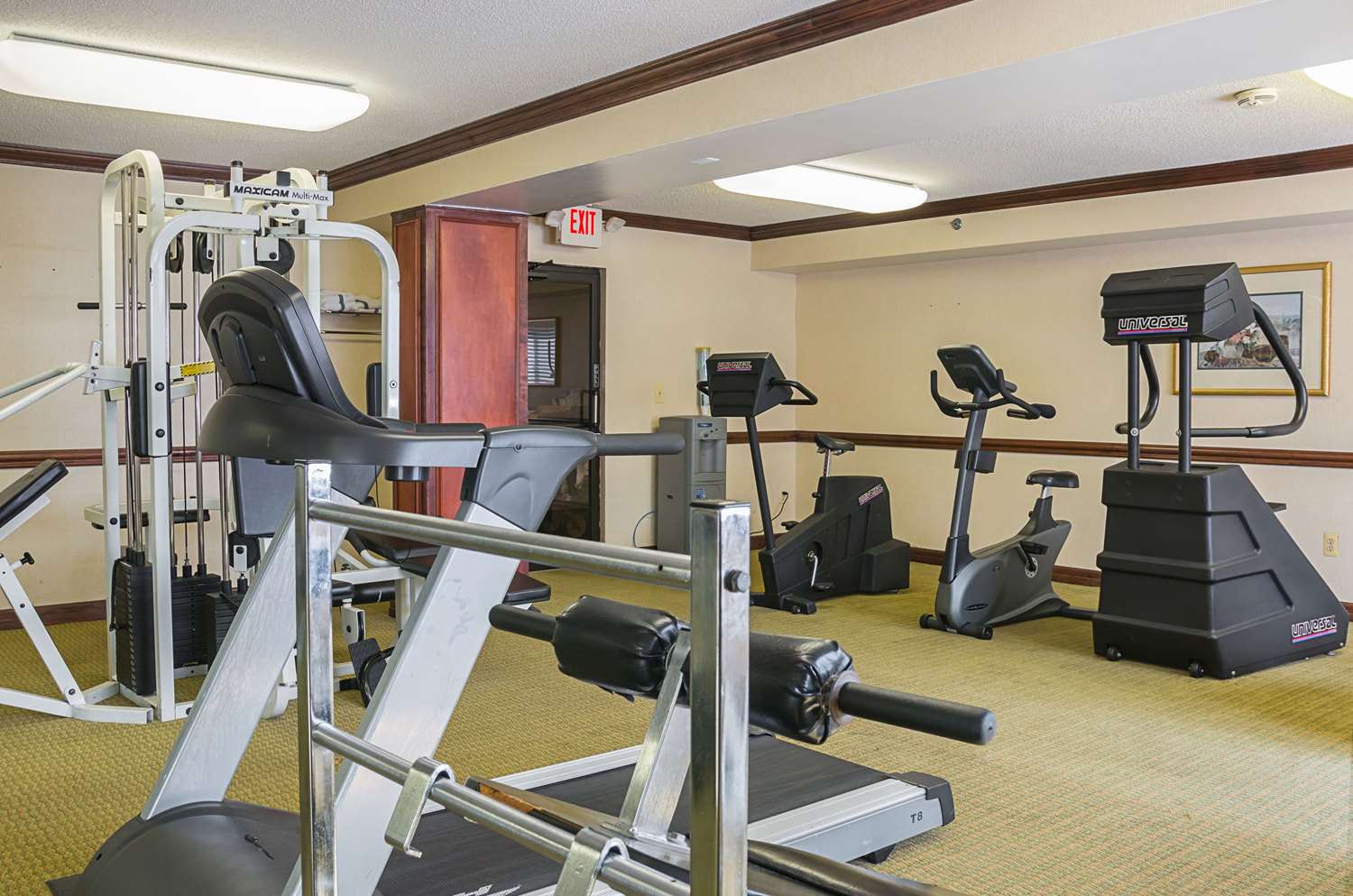 Quality Inn and Suites Detroit Metro Airport 17/27