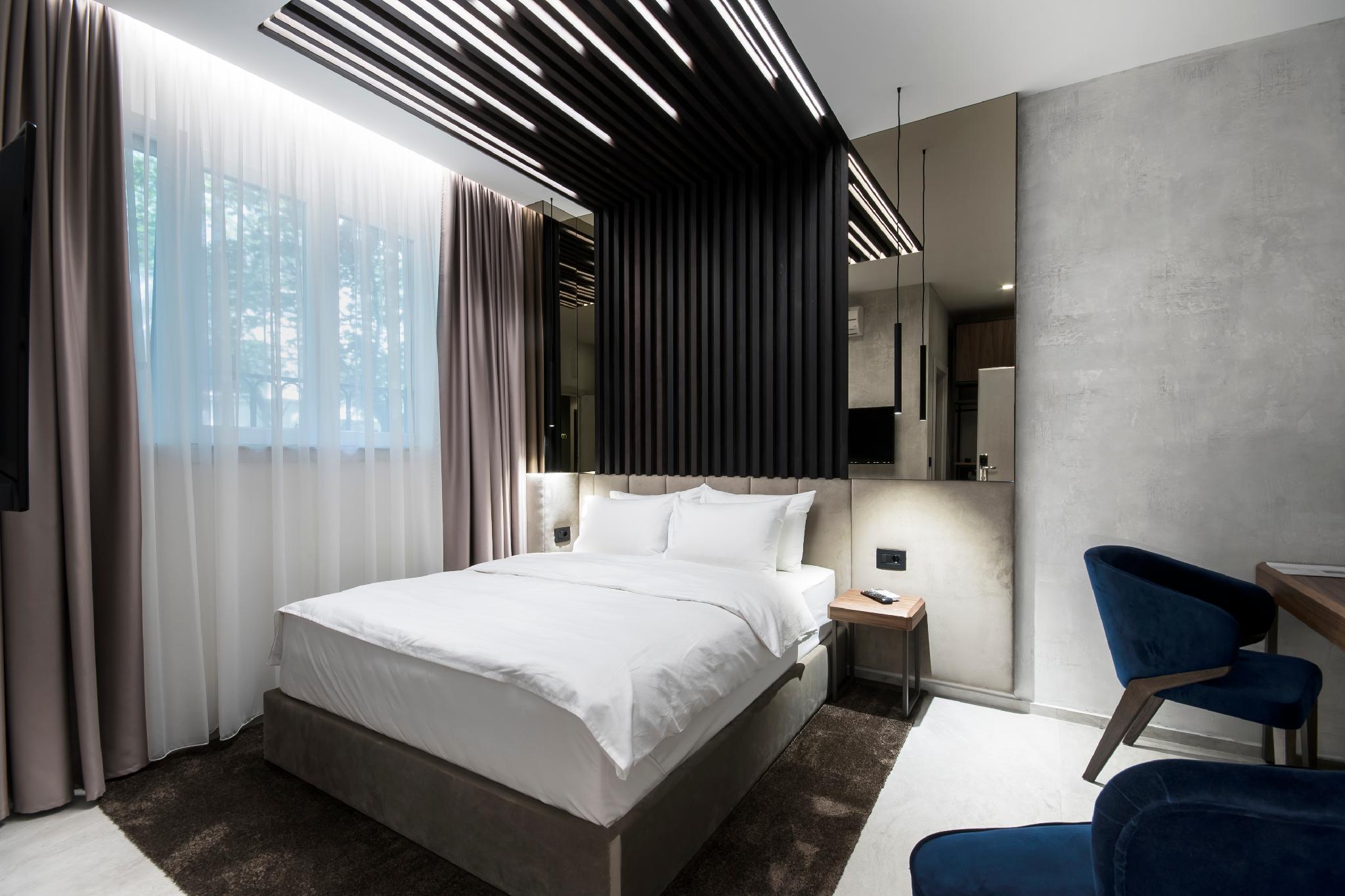 The Location Hotel 6/15