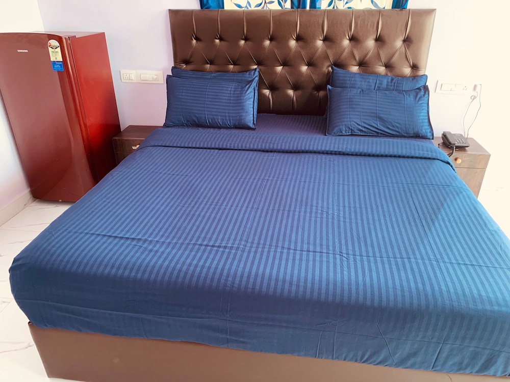Swati Hotel 22/72