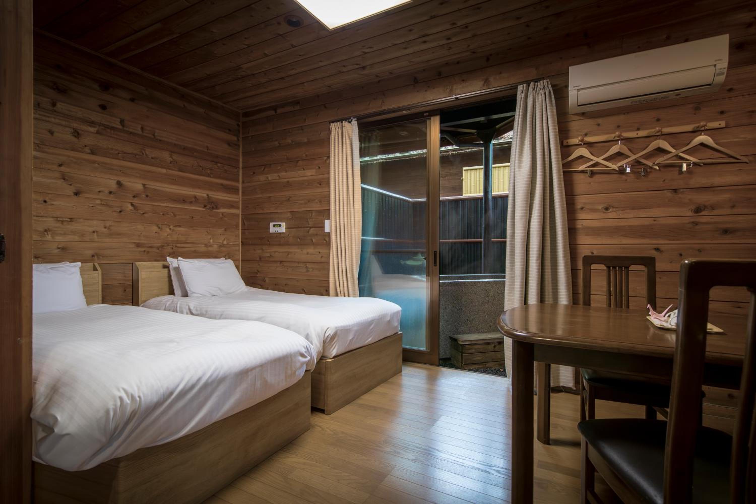 Tower, Cottage, Twin Beds, Outdoor Bath
