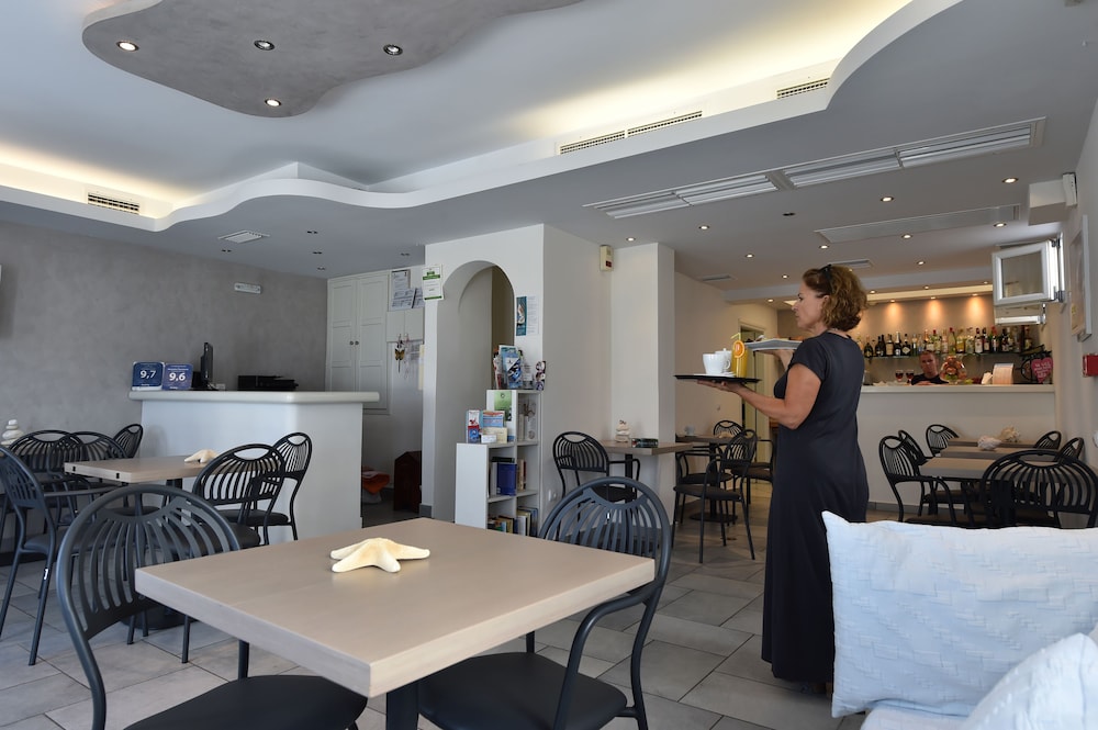 Alexandros Studios And Apartments 62/76