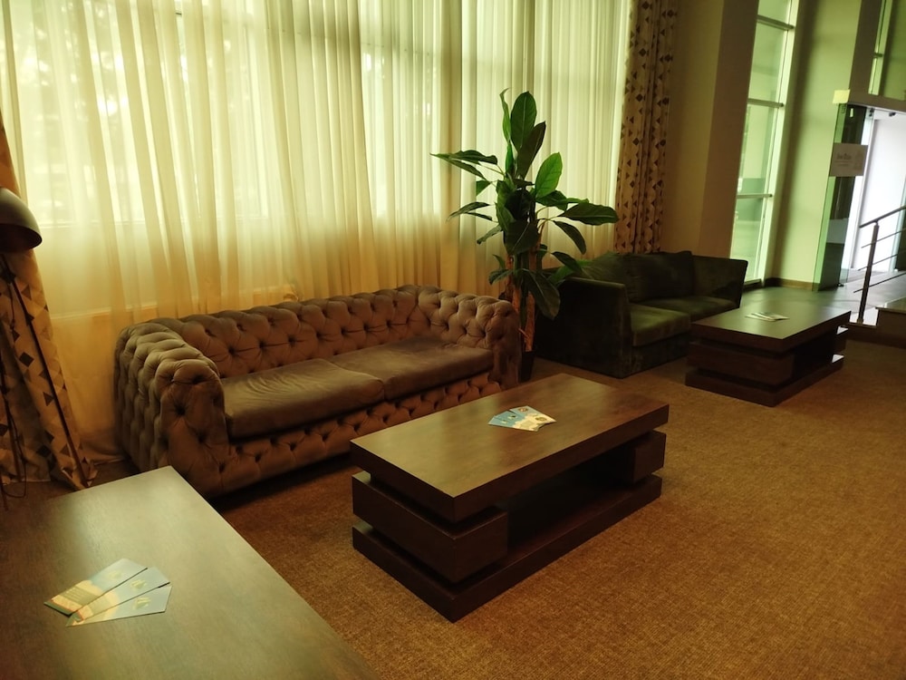 Green Tower Hotel 34/50